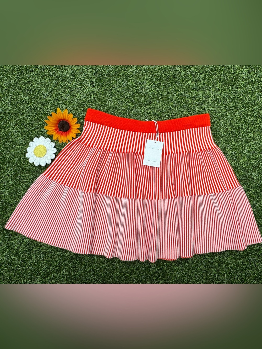 NWT Striped Pleated Ribbed Knit Skirt L Free Assembly